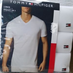 New Tommy Hilfiger pack of 3 LG (42-44) V necks